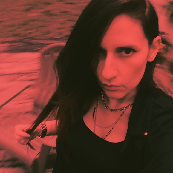 Meet your Posher, Roxana - Picture 2 of 3